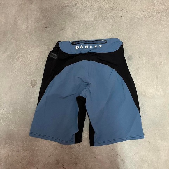 Oakley performance fit‎ trail shorts - Picture 1 of 7